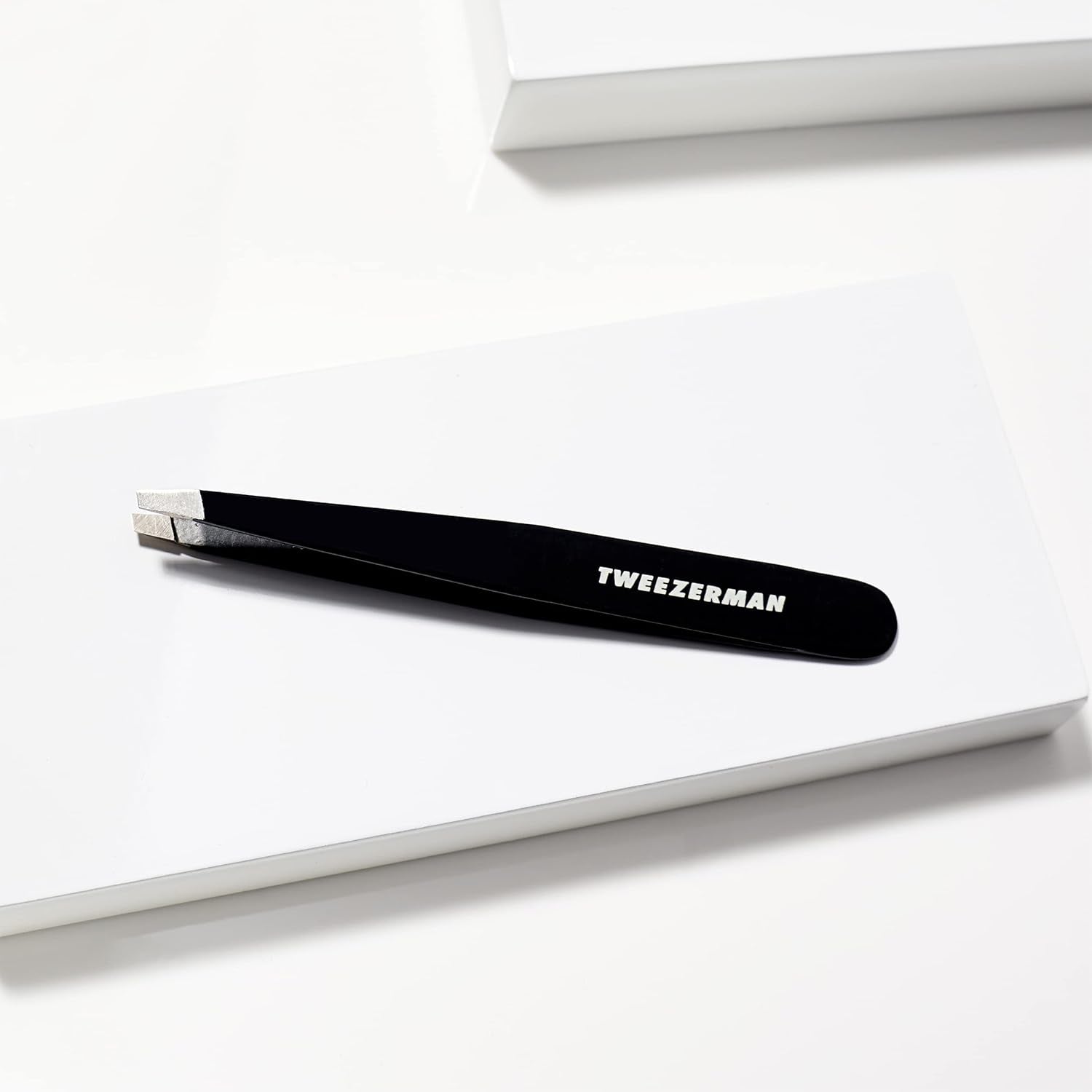 Pinzetta (Punte Oblique Rettificate, Pinzetta per Sopracciglia, Qualità Professionale, Acciaio Inox), Nero