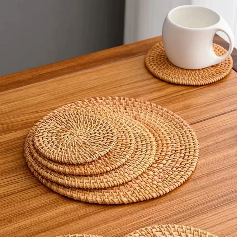 Cup Mat round Natural Rattan Hot Pad ,Hand Woven Hot Insulation Placemats Table Padding Kitchen Decoration Accessories
